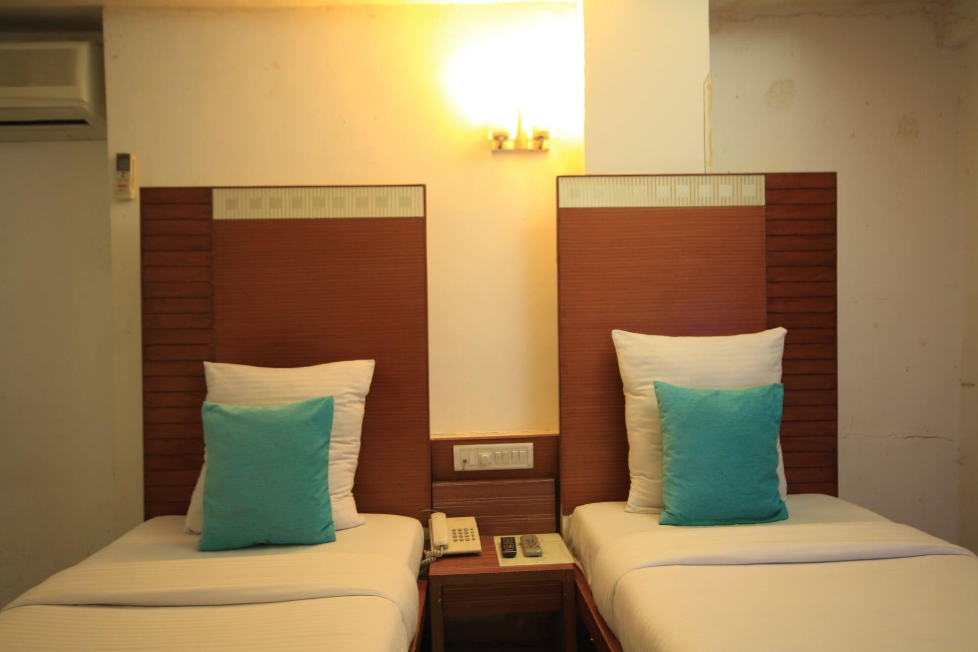 Fabhotel Kadamb Inn Ahmedabad Buitenkant foto