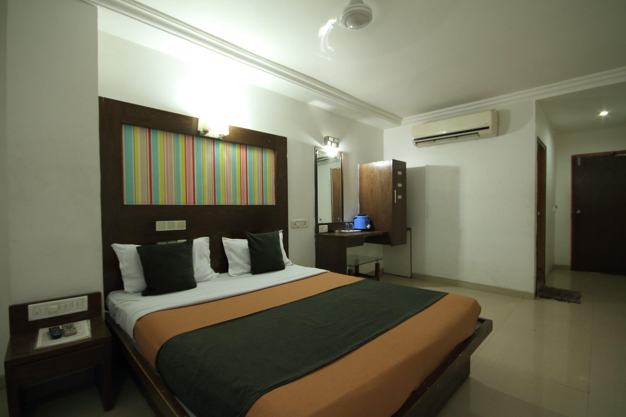 Fabhotel Kadamb Inn Ahmedabad Buitenkant foto