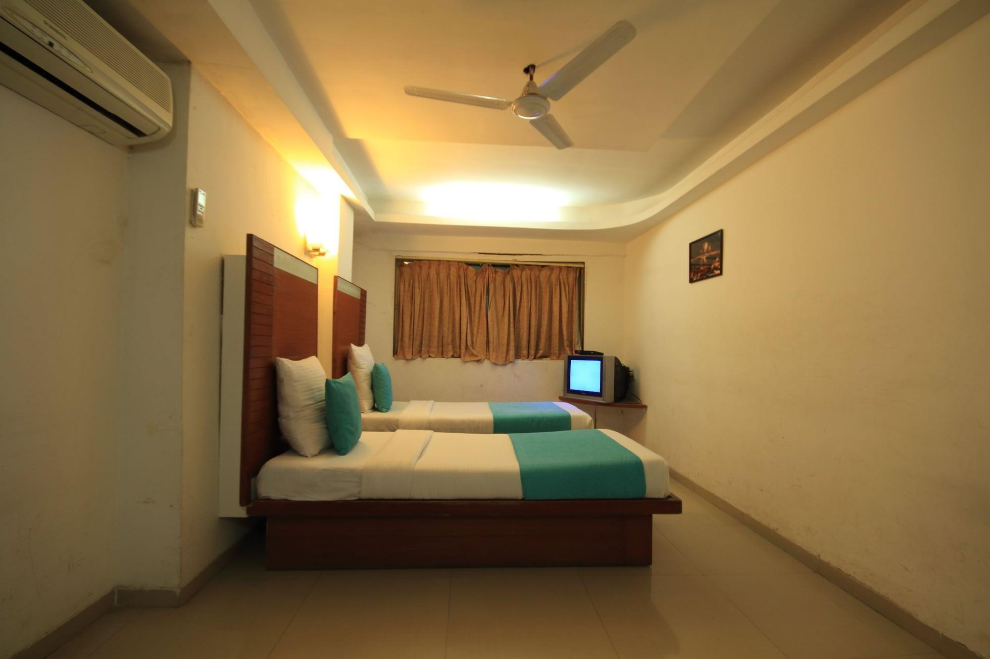 Fabhotel Kadamb Inn Ahmedabad Buitenkant foto