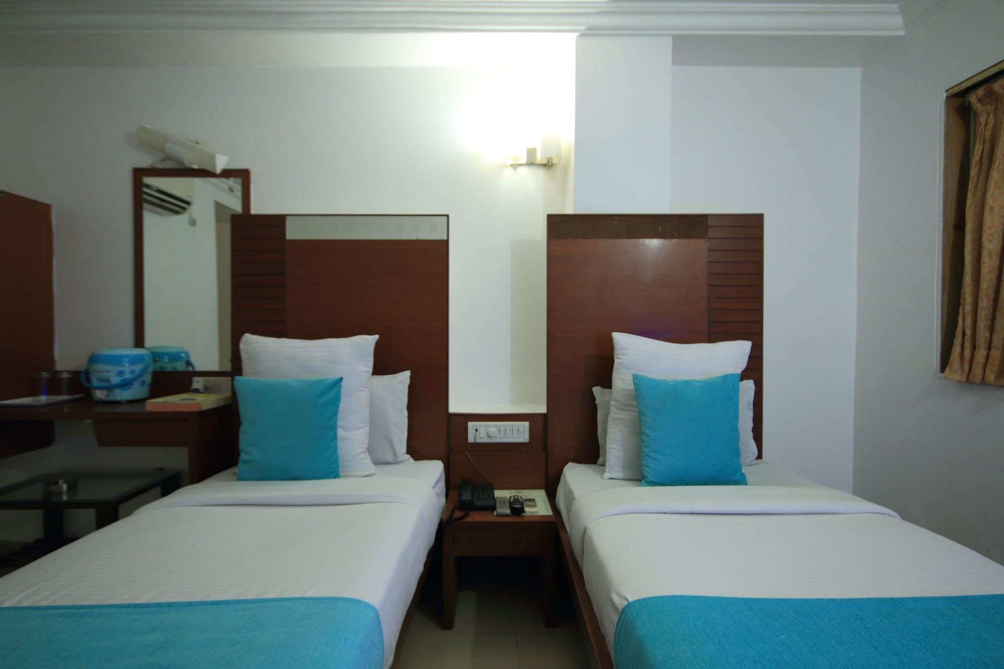 Fabhotel Kadamb Inn Ahmedabad Buitenkant foto