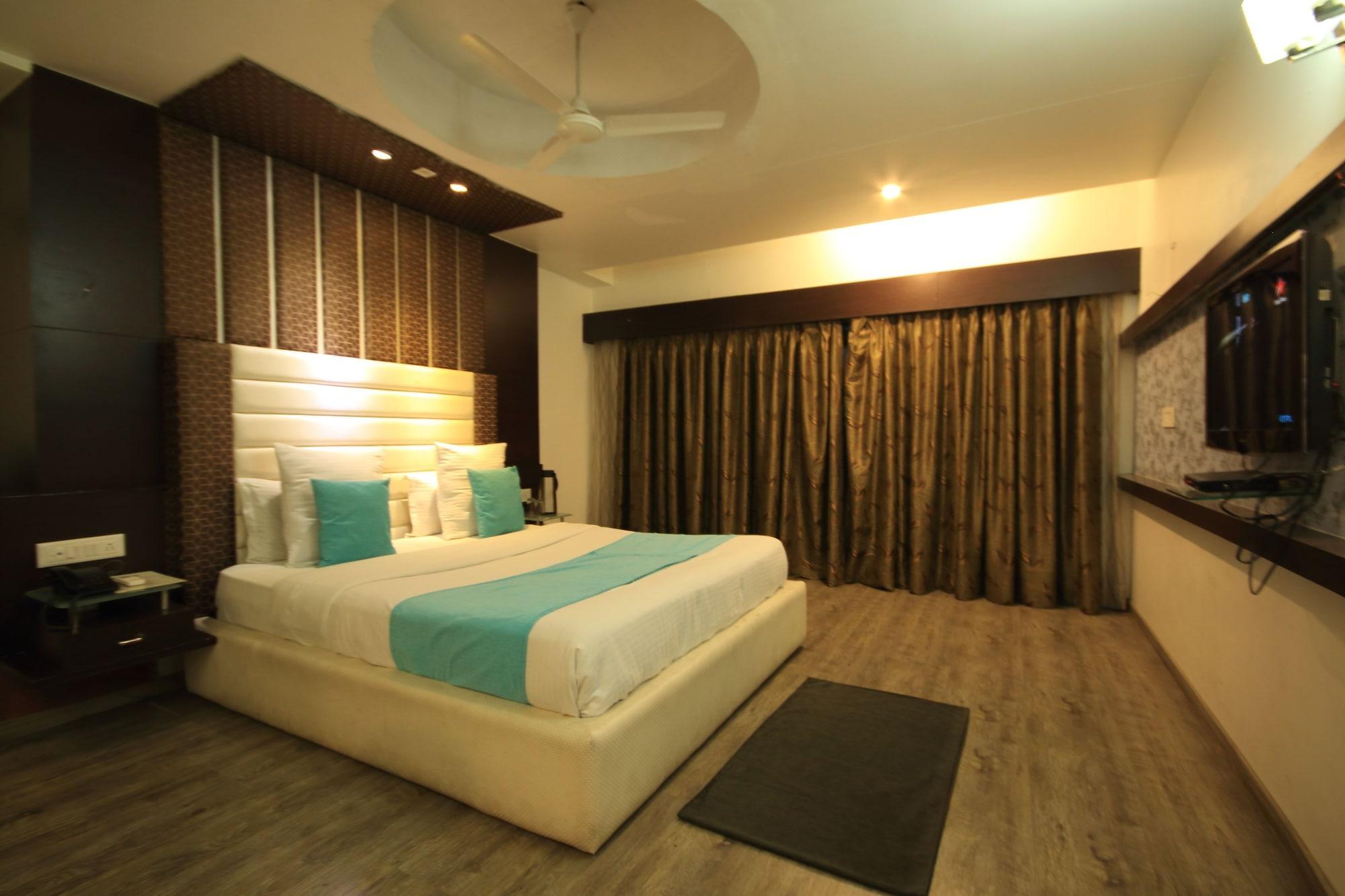 Fabhotel Kadamb Inn Ahmedabad Buitenkant foto