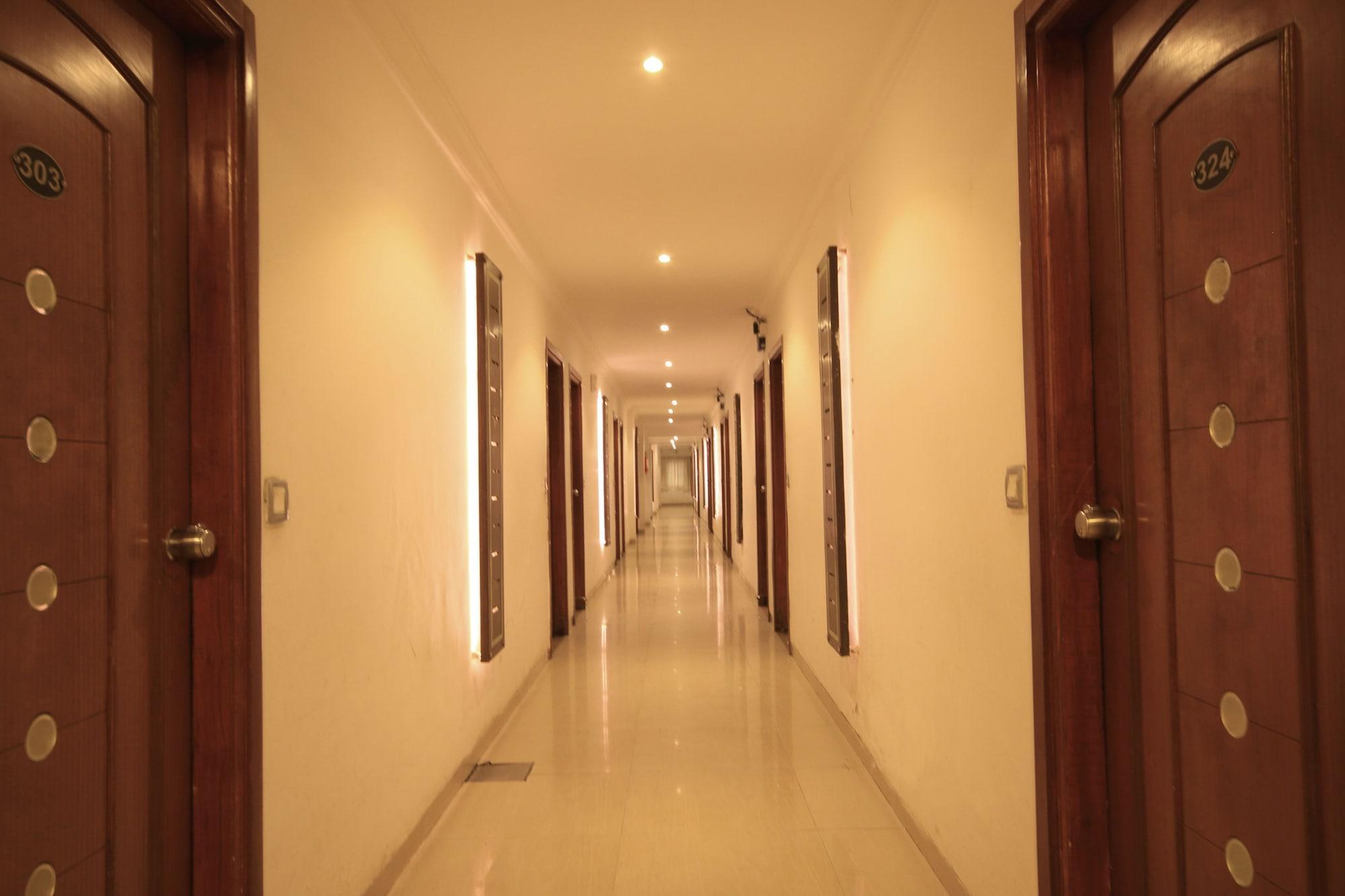 Fabhotel Kadamb Inn Ahmedabad Buitenkant foto