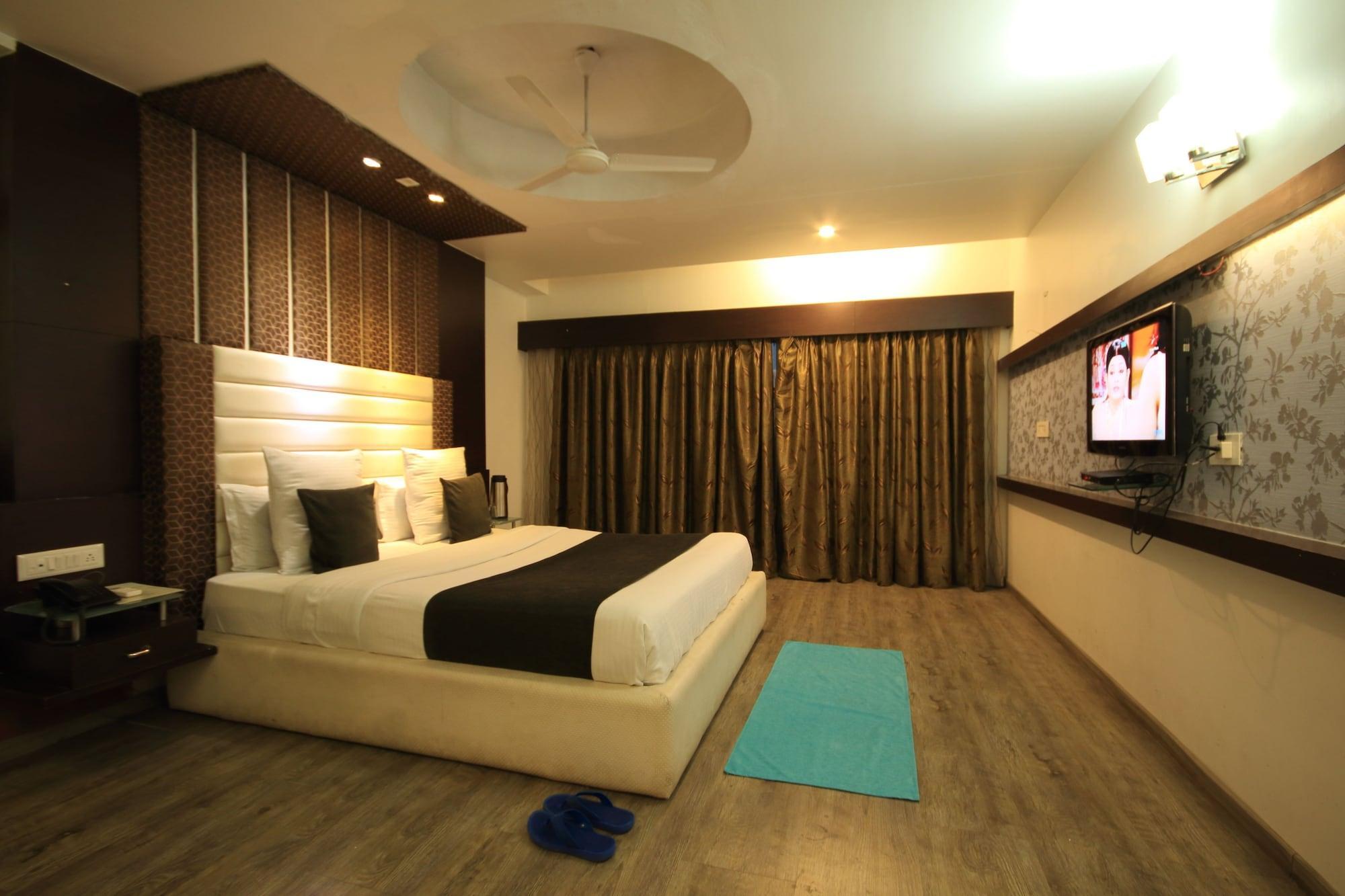 Fabhotel Kadamb Inn Ahmedabad Buitenkant foto