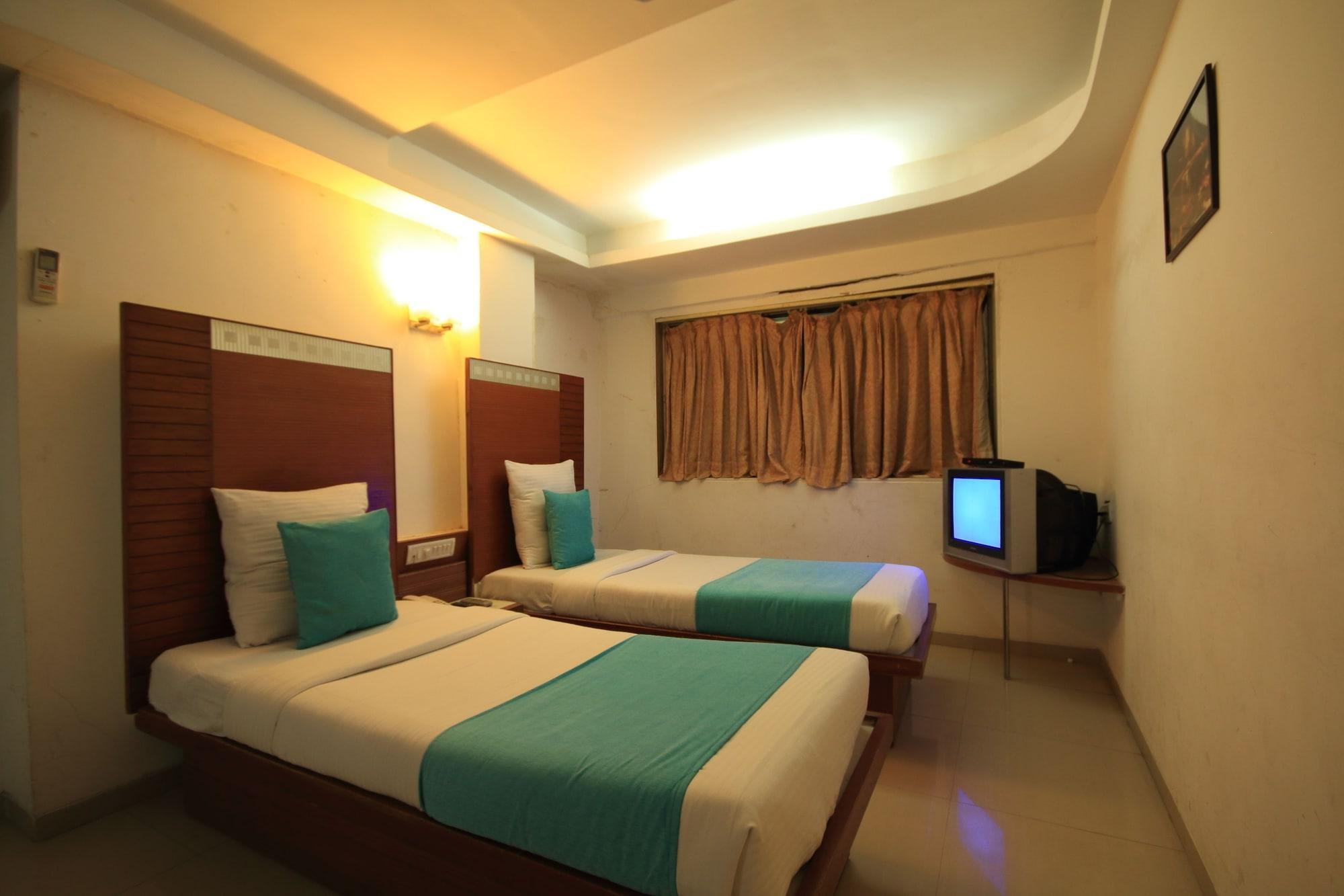 Fabhotel Kadamb Inn Ahmedabad Buitenkant foto