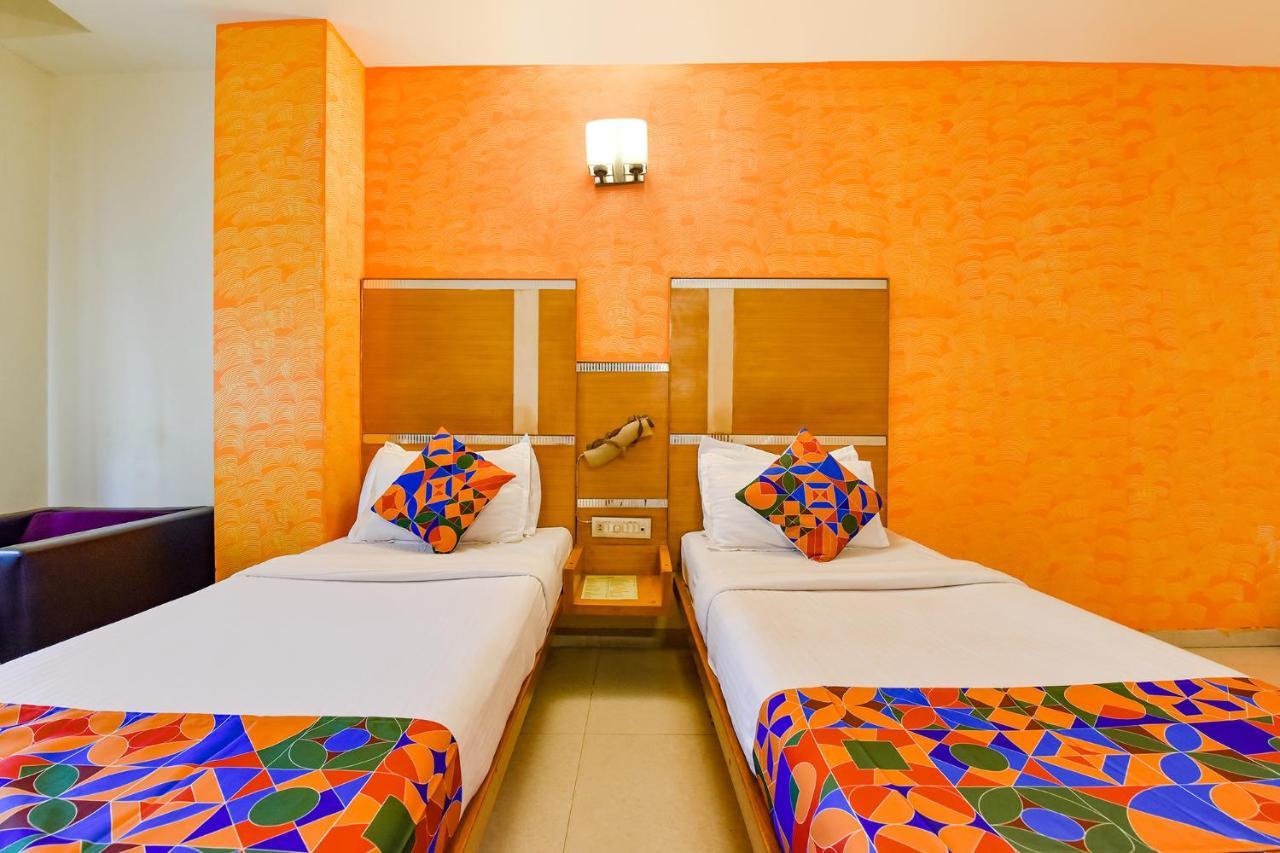 Fabhotel Kadamb Inn Ahmedabad Buitenkant foto