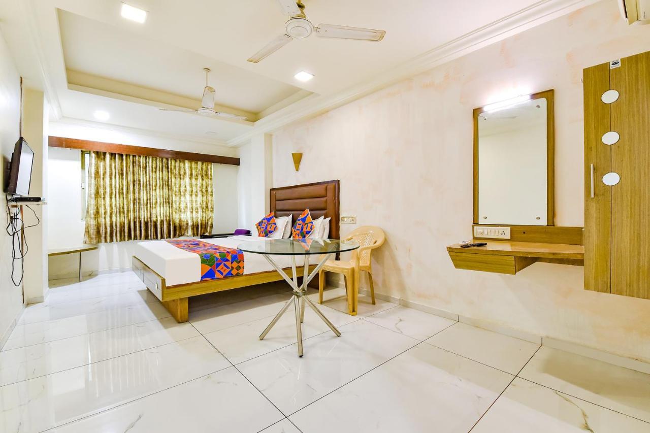 Fabhotel Kadamb Inn Ahmedabad Buitenkant foto