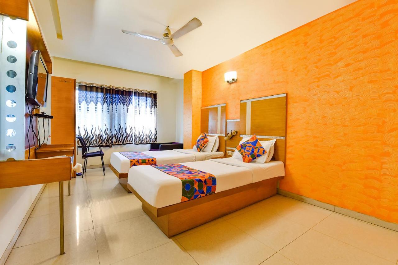 Fabhotel Kadamb Inn Ahmedabad Buitenkant foto