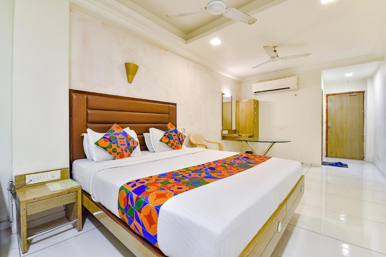 Fabhotel Kadamb Inn Ahmedabad Buitenkant foto